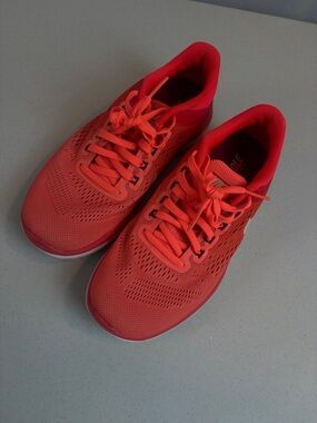 Nike Women's Bright Red/Coral Athletic Running Shoes